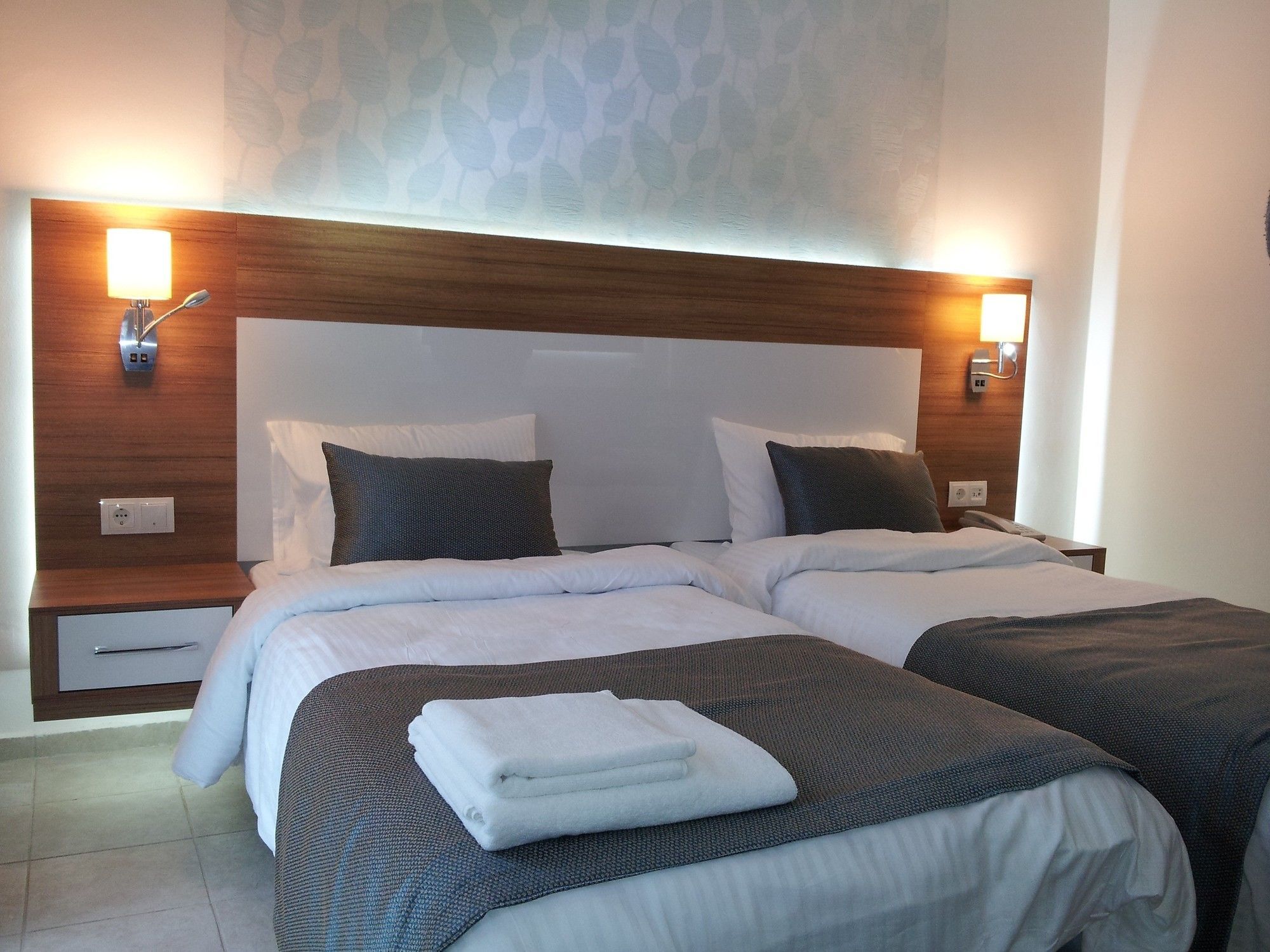 Daisy Garden Hotel
